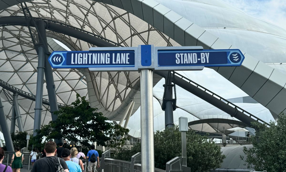 Disney adds new Lightning Lane booking windows